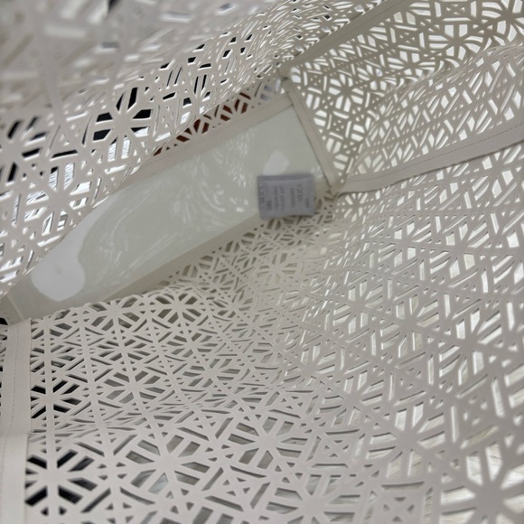 NWT TORY BURCH WHITE CUT-OUT PATENT TOTE SHOULDER BAG - Picture 3 of 9